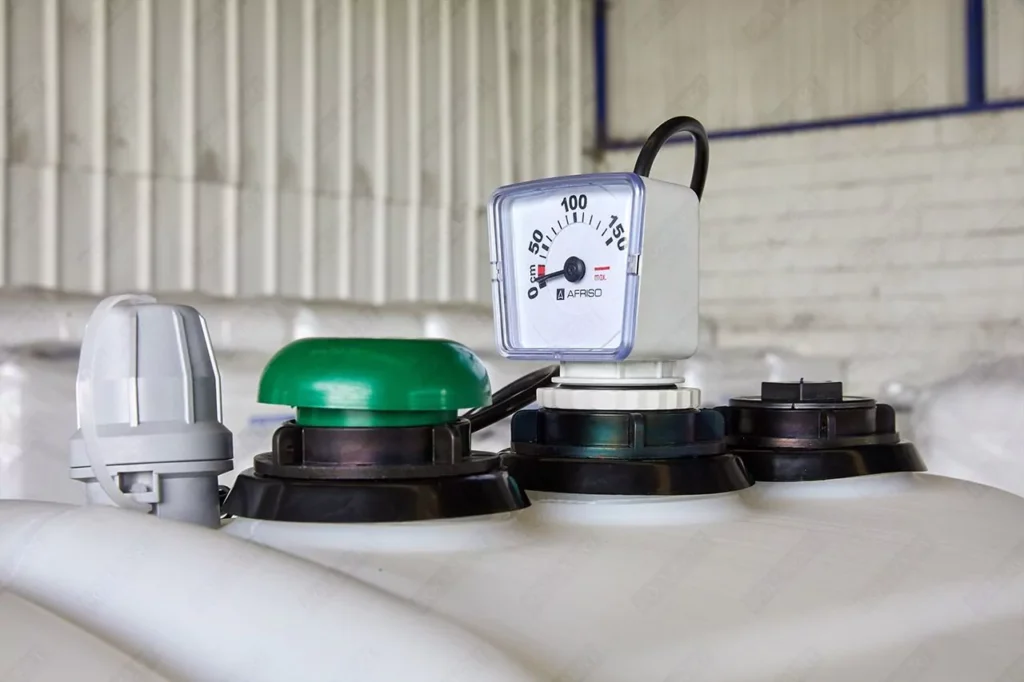 Cuve GNR/fioul polyéthylène de 1500 litres avec pompe gazole (220V)
