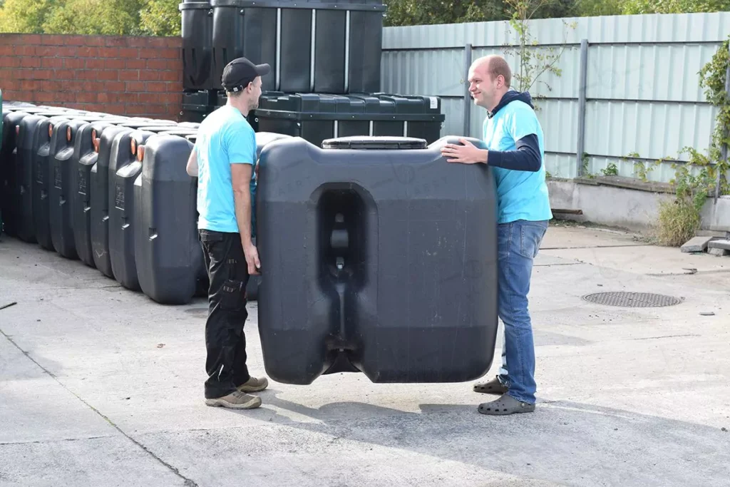 petite-fosse-septique-1000-litres-rectangulaire-en-plastique-PE-a-enterrer